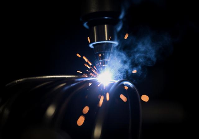 Dettaglio saldatura TIG su telaio da corsa